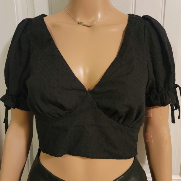 Mooloola Puffer Sleeves Crop Top - Picture 1 of 7